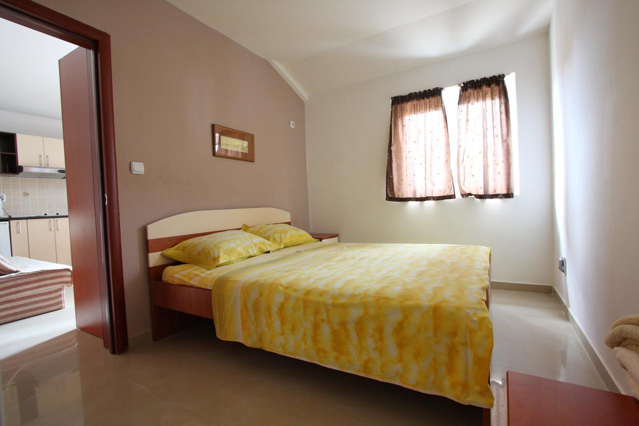 Apartmani Irena Petrovac 外观 照片